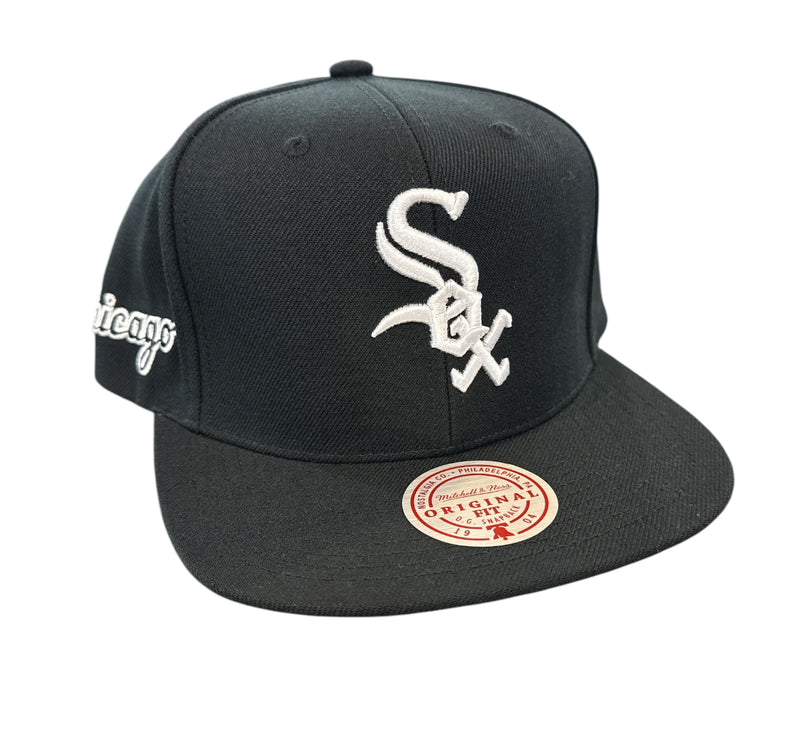 Mitchell & Ness 'Chicago White Sox' Evergreen Snap Back Hat (Black) HS8544